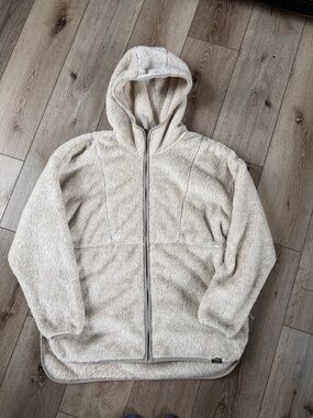 L.L. Bean Plush Hooded Hi Pile Fleece Jacket in Cream